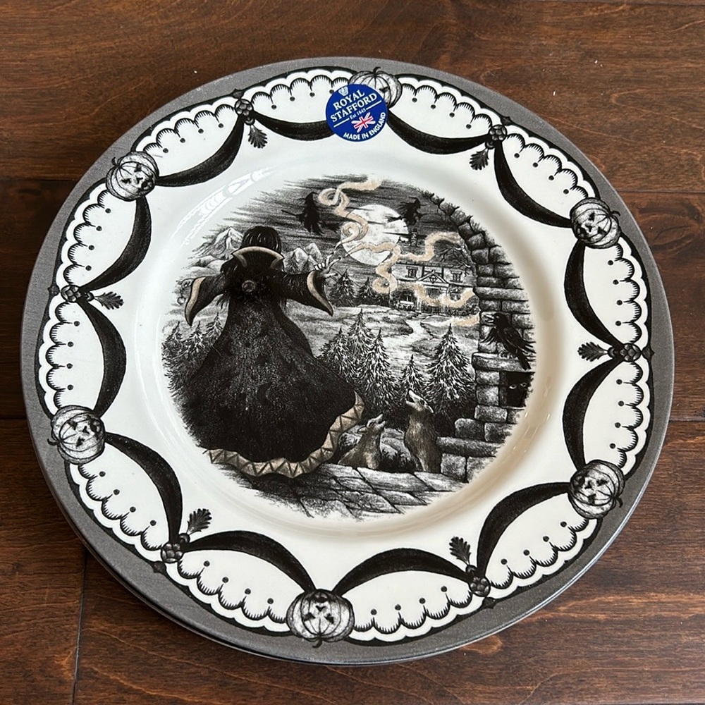 Royal Stafford Witch By Casting Spell Moon Halloween single Dinner  Plate